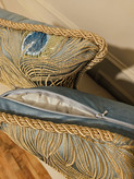 کوسن پر طاووس